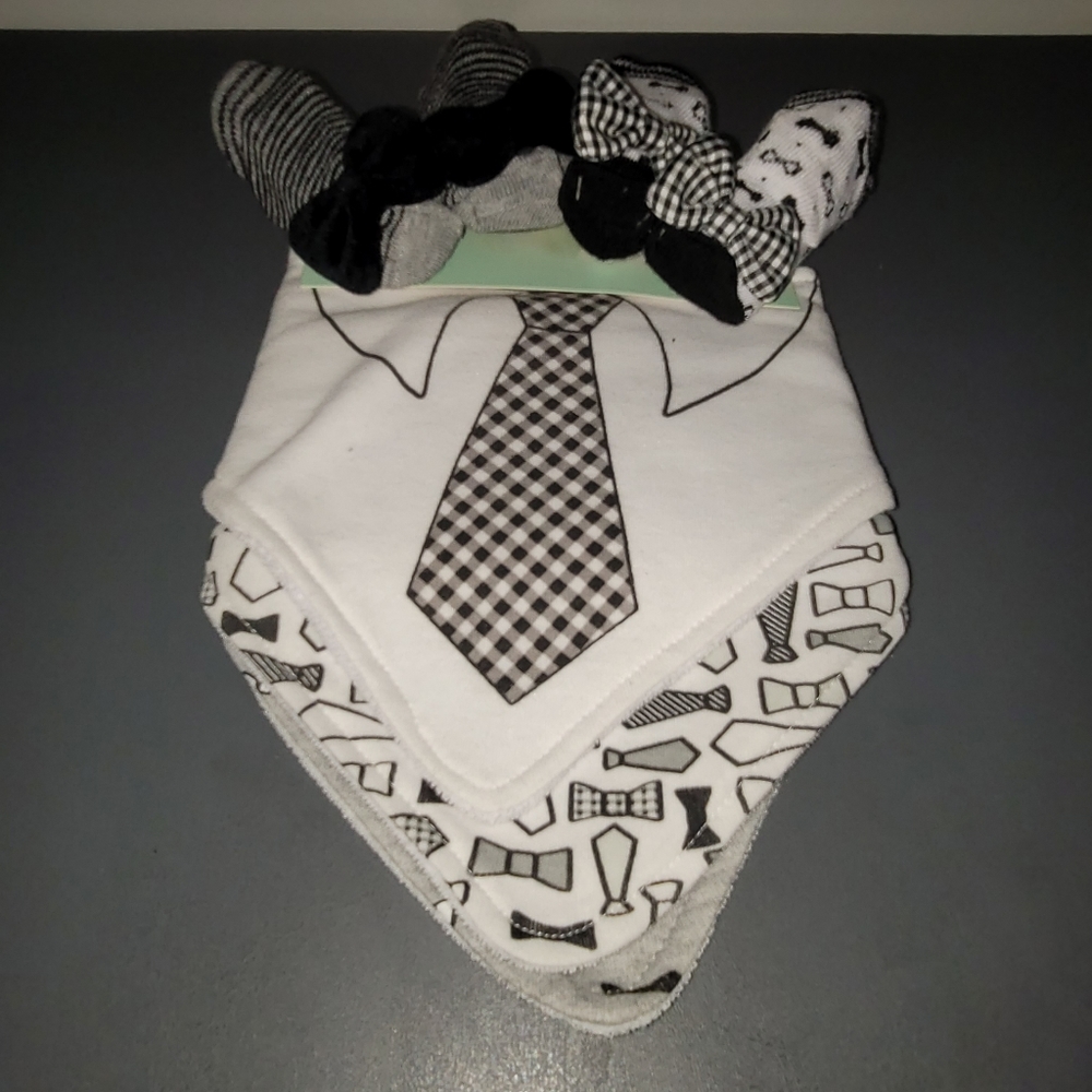 NWT Bibs and Socks with Ties and Bow Ties - Picture 5 of 9